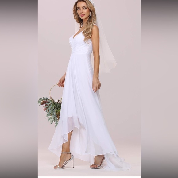 Elegant White Evening Gown - Picture 1 of 7
